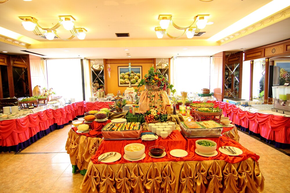 Book Grand Tower Inn Rama Vi Hotel In Bangkok Hotels Com