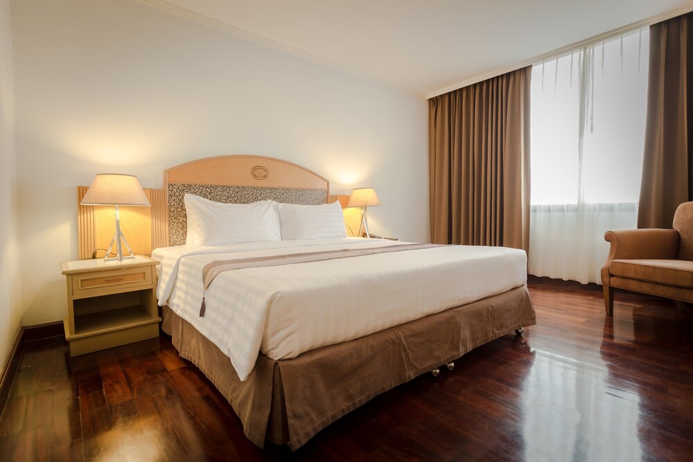 Book Grand Tower Inn Rama Vi Hotel In Bangkok Hotels Com