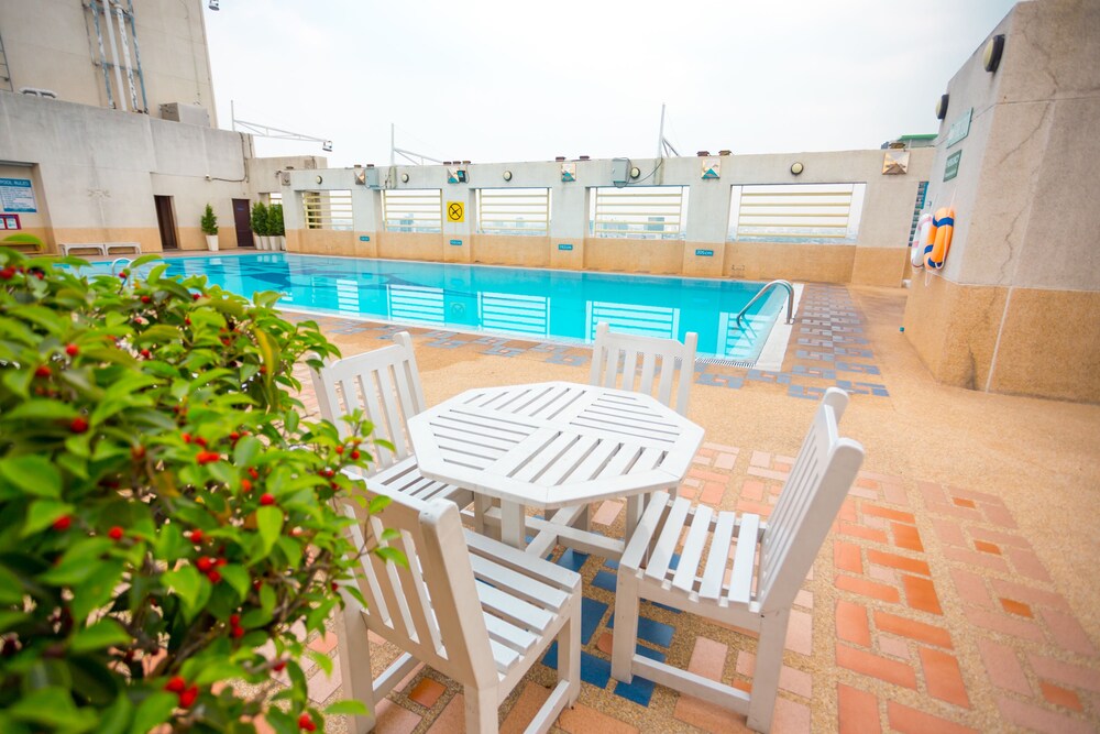 Book Grand Tower Inn Rama Vi Hotel Sha Extra Plus In Bangkok Hotels Com