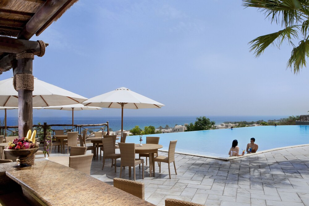 مطعم كوف بيتش Cove Beach Caesars Palace الأسعار المنيو الموقع