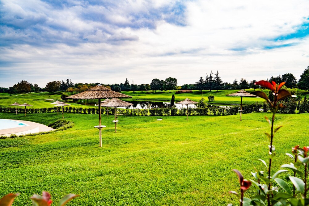 Book Le Robinie Golf Club Resort In Solbiate Olona Hotels Com