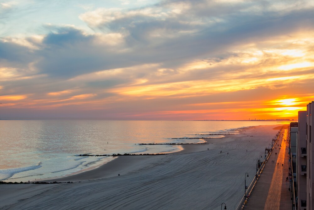 Book Allegria Hotel in Long Beach