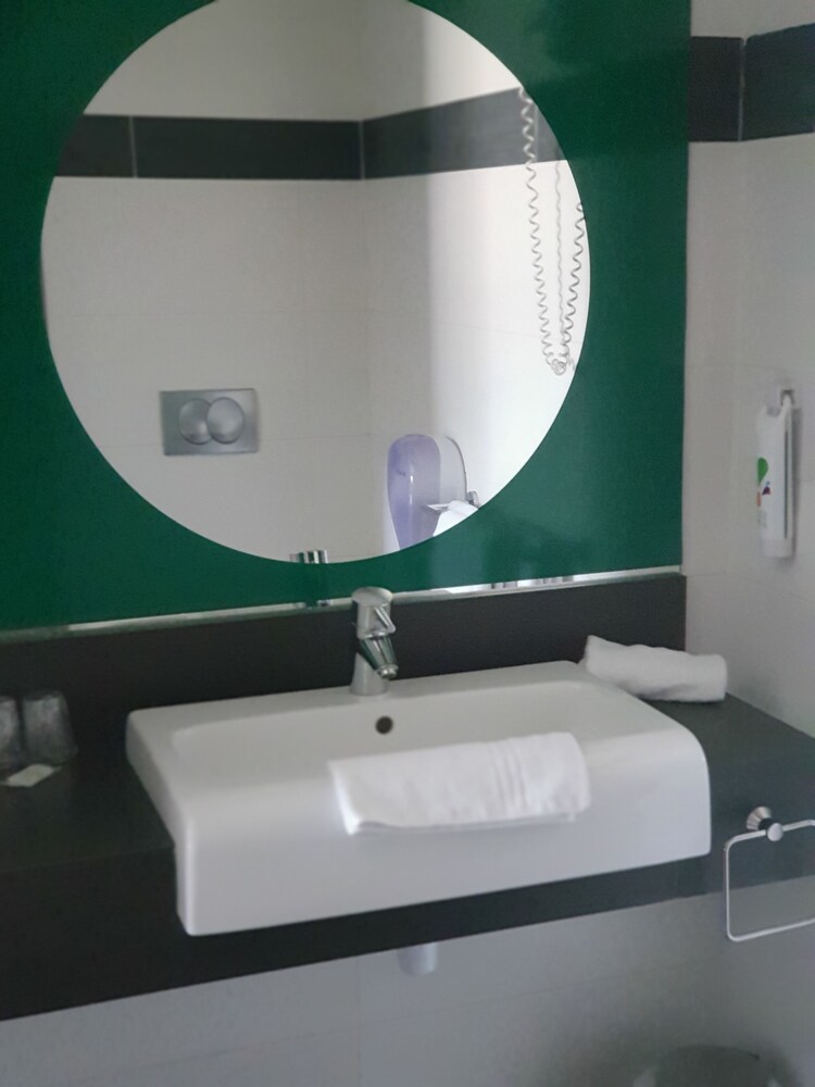 Book Ibis Styles Marseille Plan De Campagne In Les Pennes Mirabeau Hotels Com