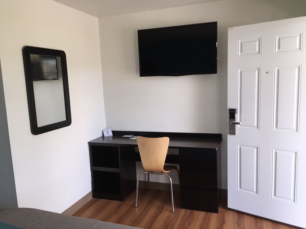 Book Motel 6 Prairie Du Chien Wi In Prairie Du Chien Hotels Com