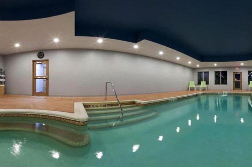 Book Holiday Inn Express Hotel Suites Hamburg In Hamburg Hotels Com