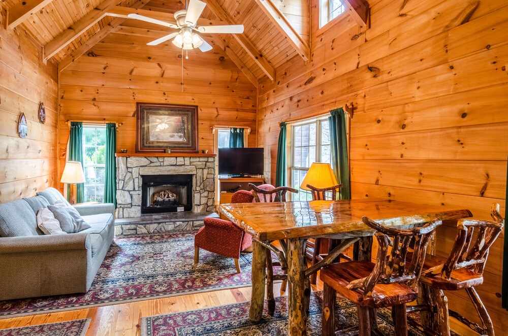 Thb Highland Hills Motel Cabins Hotel In Boone
