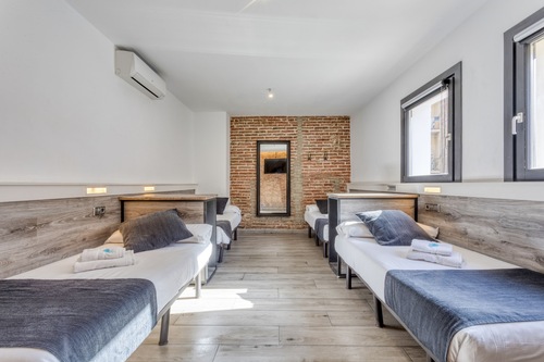 Book Hostal Abrevadero In Barcelona Hotels Com