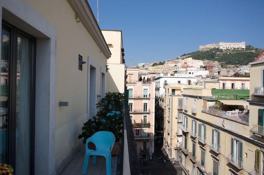 Book Attico Partenopeo B B In Naples Hotels Com