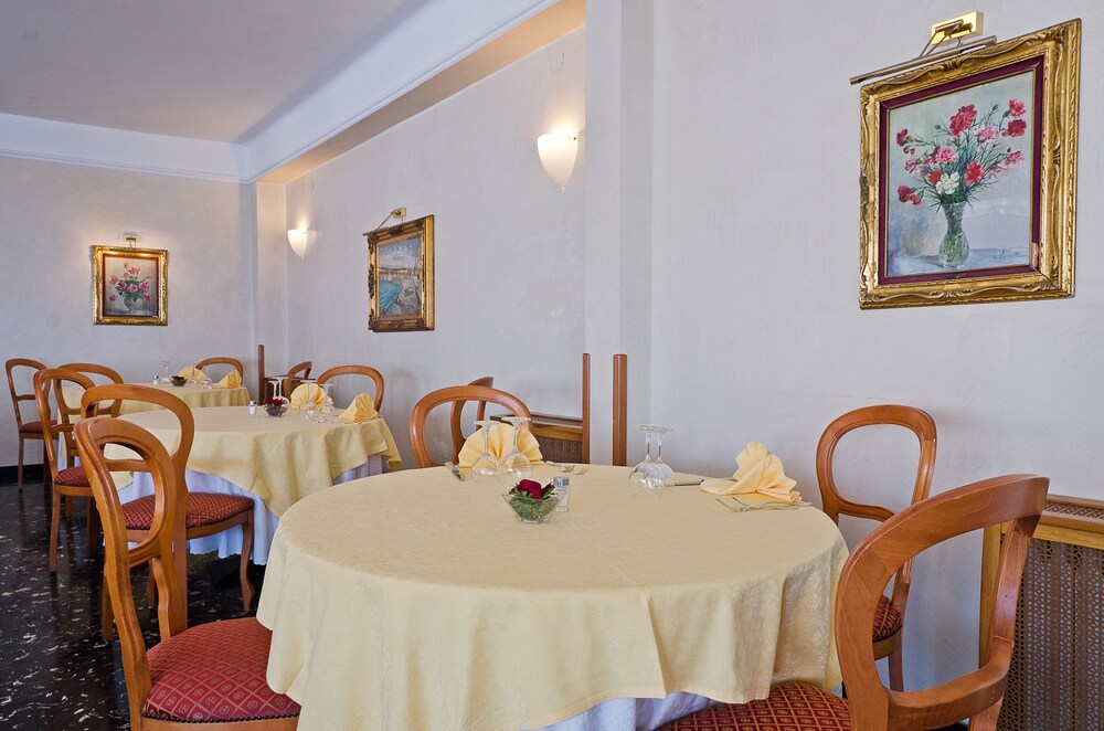 Book Hotel Ariston Montecarlo In Sanremo Hotels Com