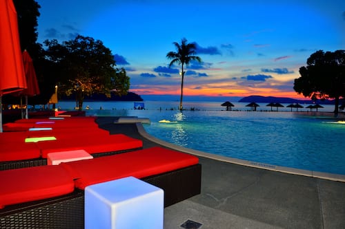 Book Holiday Villa Beach Resort & Spa Langkawi in Langkawi | Hotels.com