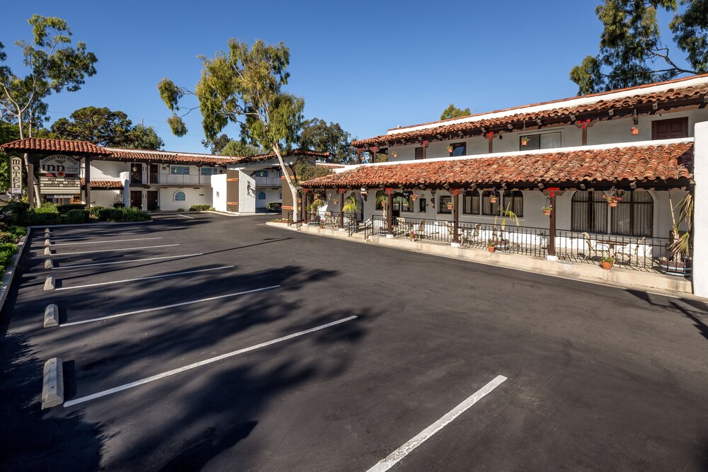 Book Casa Via Mar Inn Tennis Club In Port Hueneme Hotels Casa Via Mar Inn Tennis Club Port Hueneme