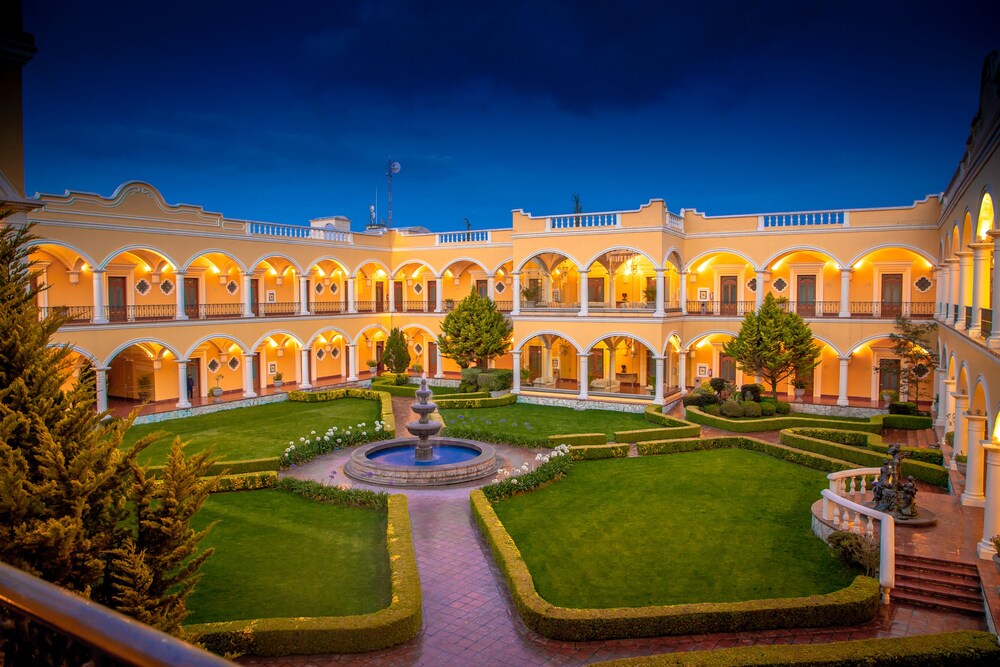 Book Hotel Real Hacienda Santo Tomás in Villa Victoria