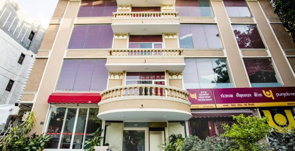 clarks in select citywalk