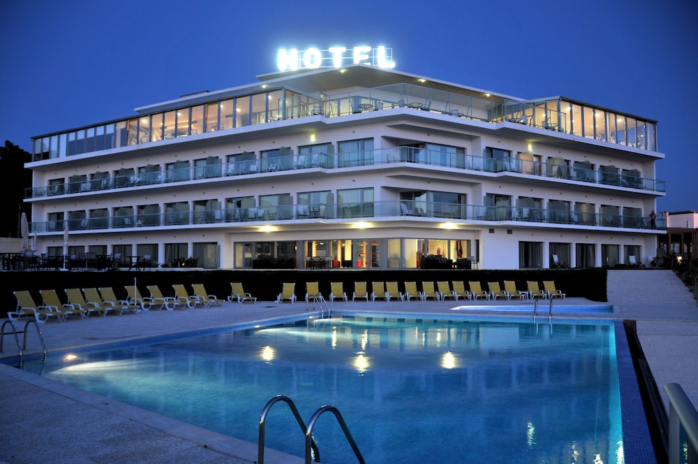 Hotel Miramar Sul Nazare Info Photos Reviews Book At Hotels Hotel Miramar Sul Nazare