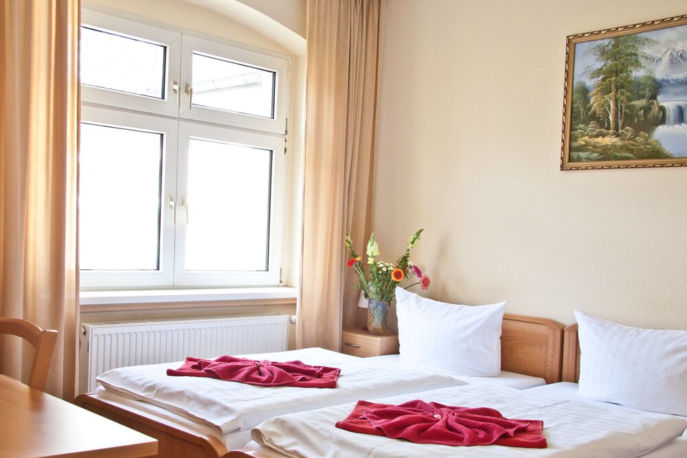 Hotel Ai Konigshof Berlin Hotels Com