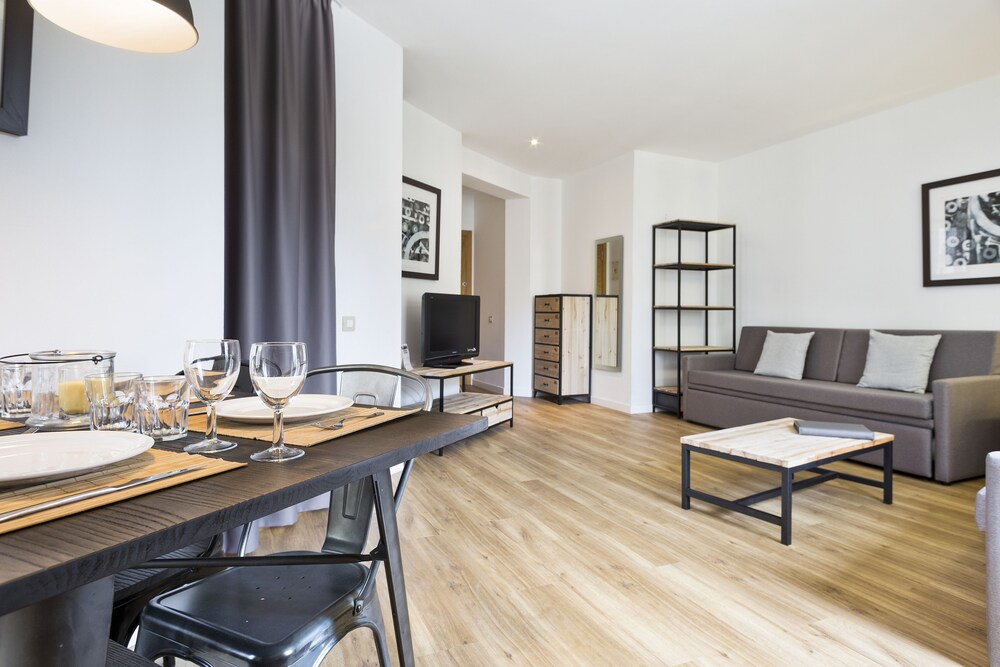 Book Amister Apartments In Barcelona Hotels Com