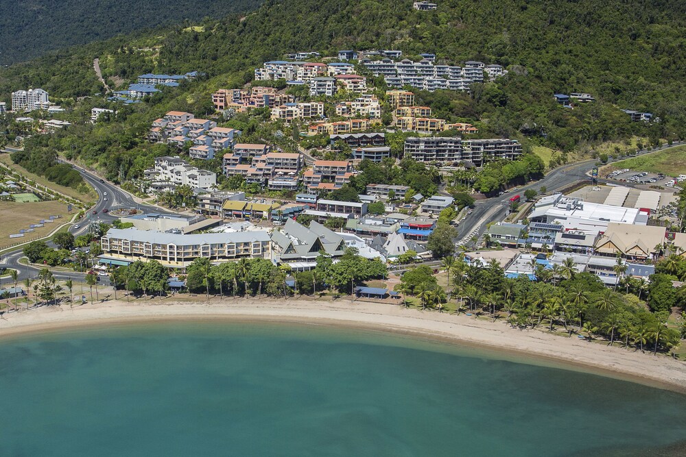 Book Airlie Beach Hotel In Hotels Airlie Beach Hotel