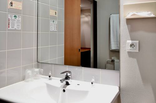 Book In Situ Hotel In Valenciennes And Vicinity Hotels Com Book In Situ Hotel In Valenciennes And Vicinity Hotels Com