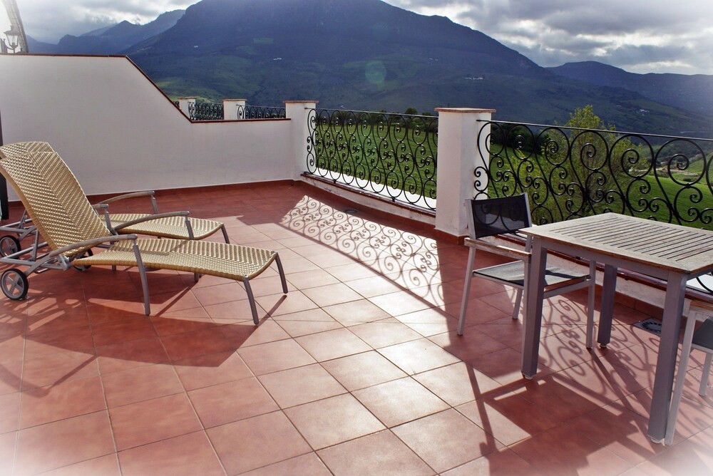 Hotel Cortijo Salinas Montecorto Info Photos Reviews Book At Hotels Com