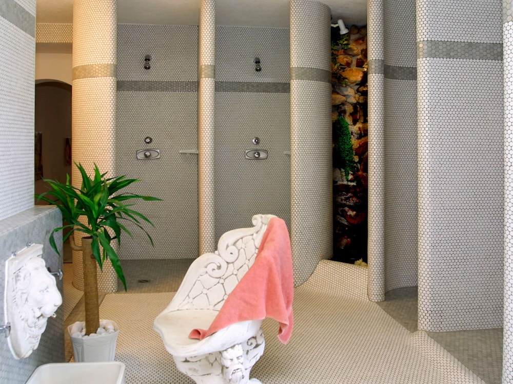 Kr  henbad Hotel Alpirsbach Hotels com