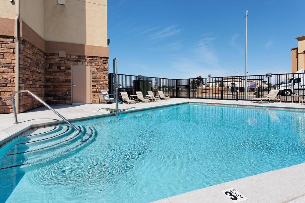 Holiday Inn Express Hotel & Suites FRESNO NORTHWEST-HERNDON, an IHG