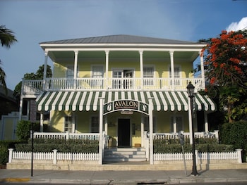 Izvēlēties viesnīcas līmenī: Vidējās klases viesnīcas, kas atrodas pilsētā: Key West
