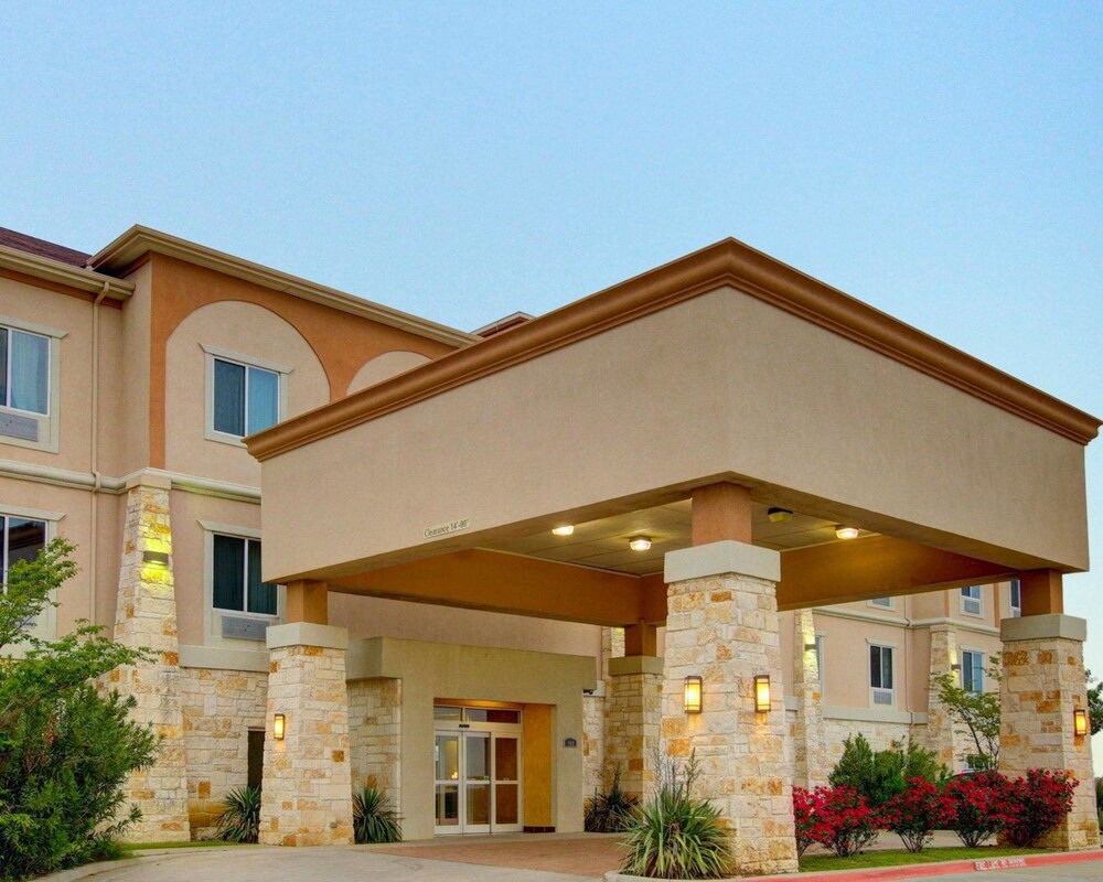 Book Comfort Inn And Suites Alvarado In Cleburne Hotels Comfort Inn And Suites Alvarado