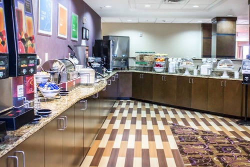 Book Comfort Suites Sanford In Sanford Hotels Com