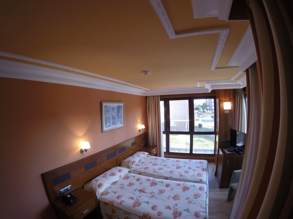 Book Gran Hotel Liber Spa In Noja Hotels Com