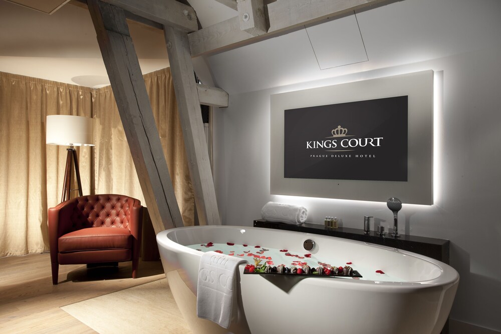 Tower Duplex Suite (Free SPA entrance & Executive Lounge) - Deep Soaking Bathtub