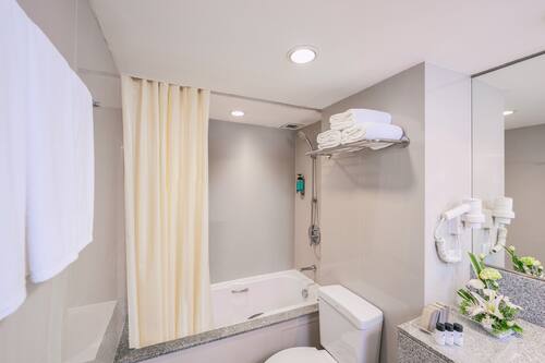 ナライ ホテル 昼夜問わずバンコク観光に適した立地のビジネスホテル 宿泊予約はホテルズドットコム ナライ ホテル 昼夜問わずバンコク観光に適した立地のビジネスホテル 宿泊予約はホテルズドットコム