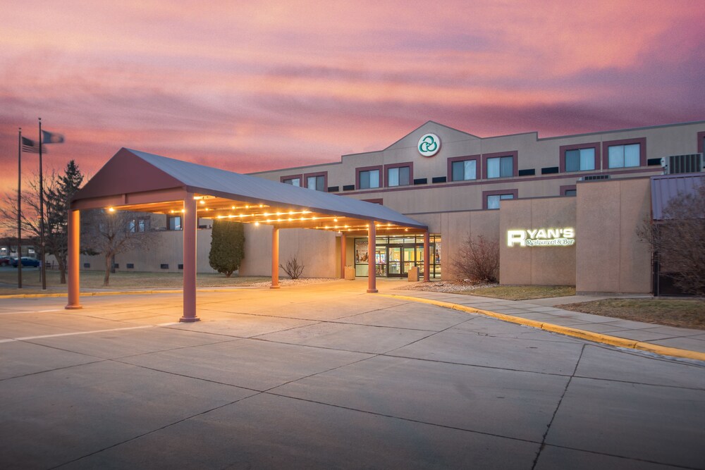 Book Crossroads Hotel At Huron Event Center In Hotels Crossroads Hotel At Huron Event Center