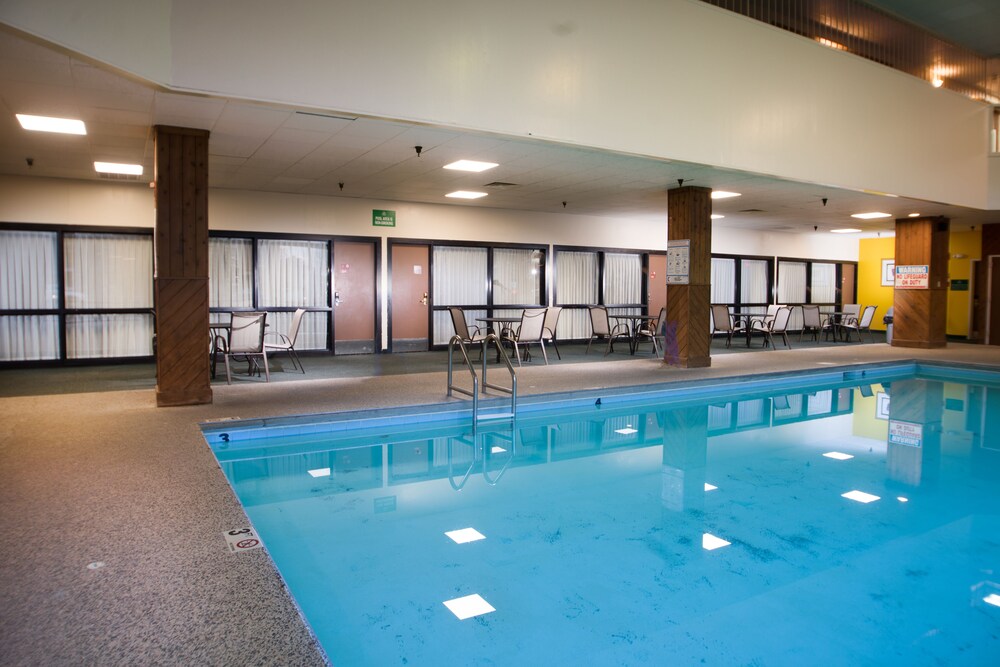 Book Crossroads Hotel At Huron Event Center In Hotels