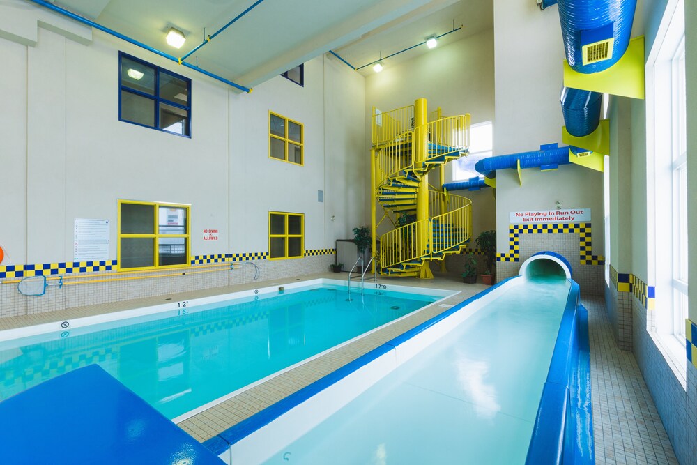 Book Redwood Inn Suites - Grande Prairie In Clairmont Hotelscom