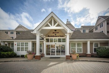 15 Closest Hotels To Sarah Lawrence College In Bronxville