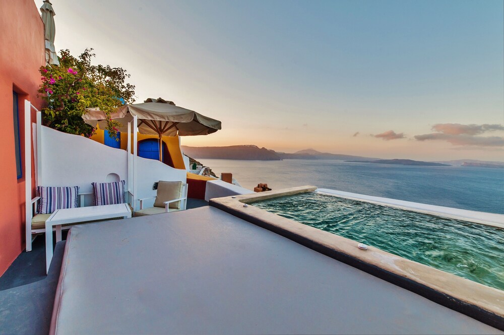 Les plus belles villas de Santorin - chroma suites