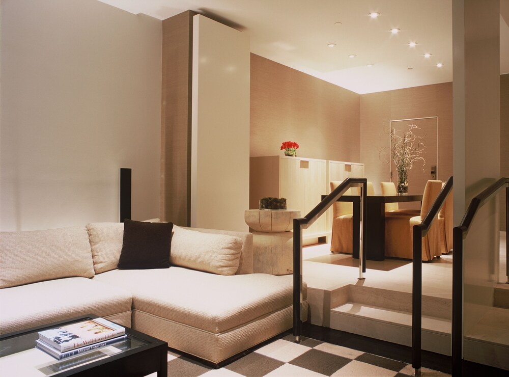 The Skylofts At Mgm Grand Las Vegas Hotels Com [ 333 x 500 Pixel ]