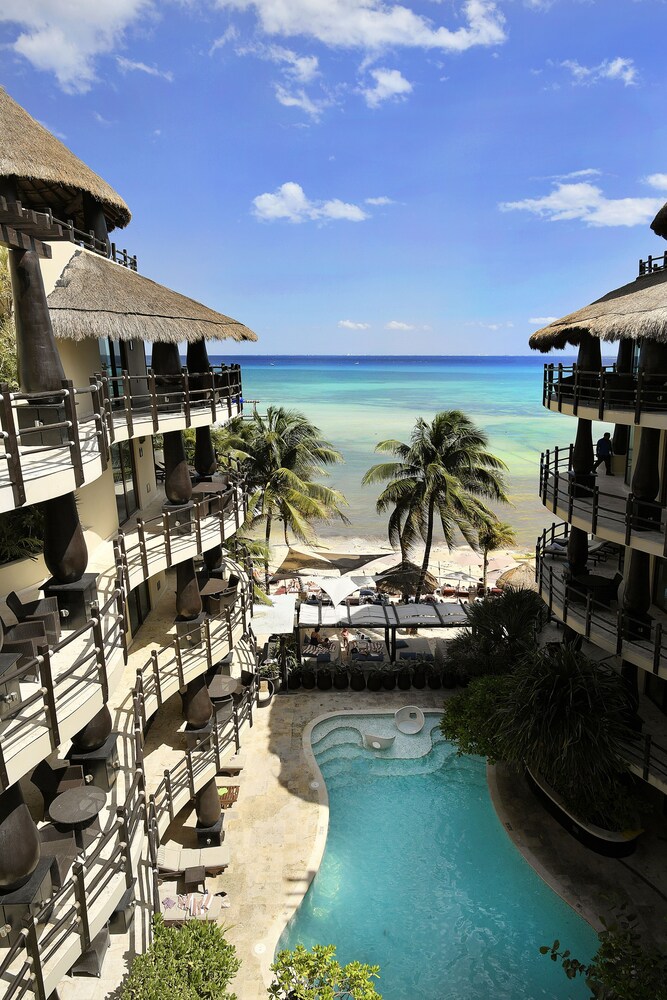 Book El Taj Oceanfront & Beachside Condo Hotel in Playa del Carmen