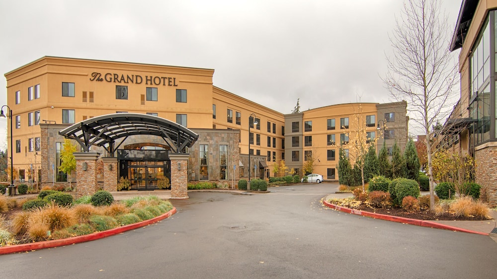 Book Grand Hotel At Bridgeport In Tigard Hotels