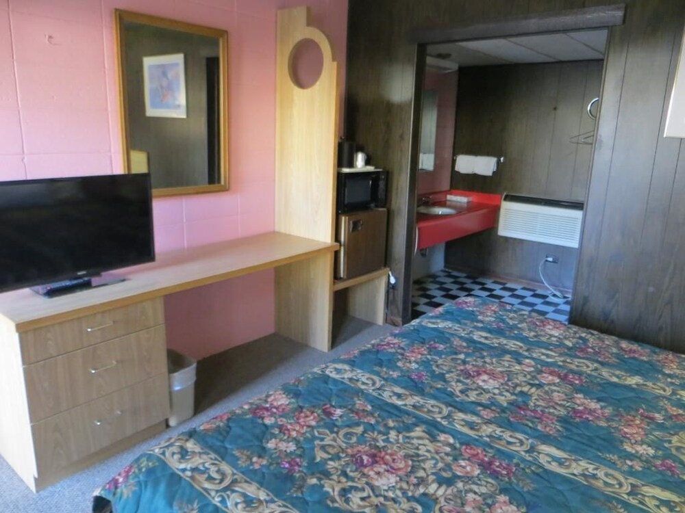 Book Motel Reedsburg In Hotels