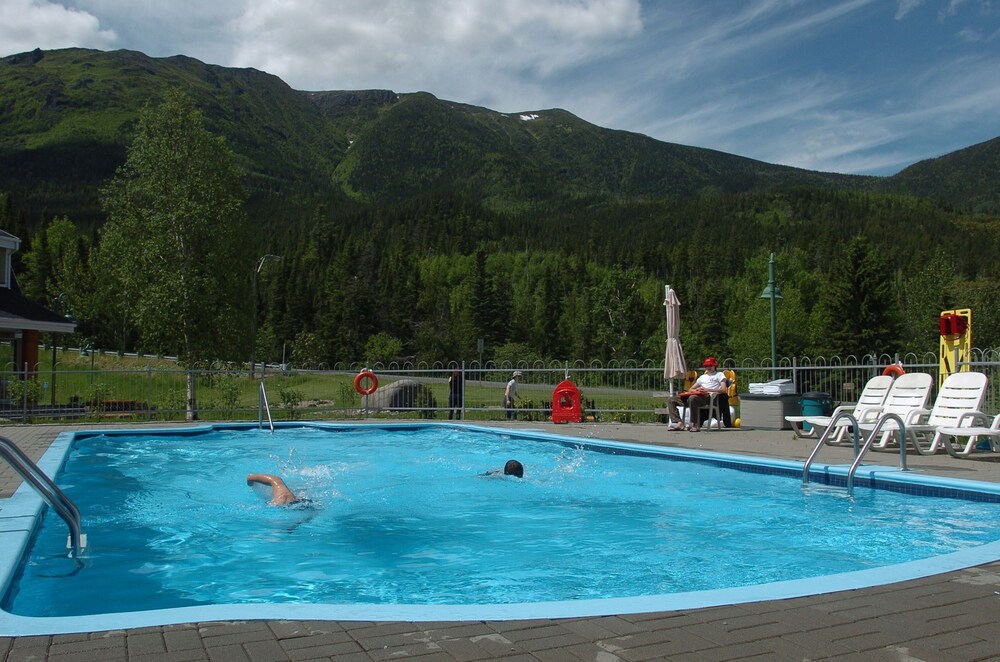 Book Auberge Le Gite Du Mont Albert Sepaq In Mont Albert Hotels Com