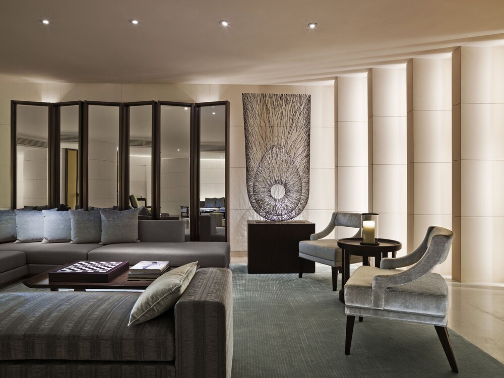 the upper house - 香港