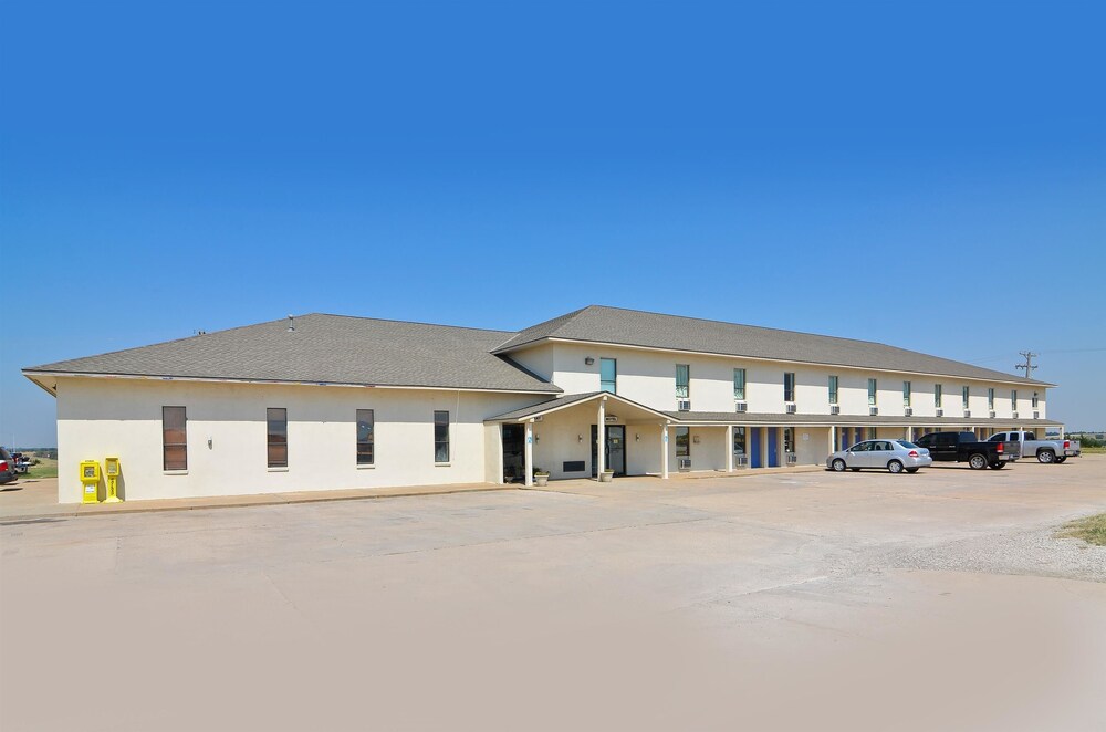 Hotels Deals S For Hotel Reservations From Luxury Motel 6 Southhaven Ks South Haven Hotel Front