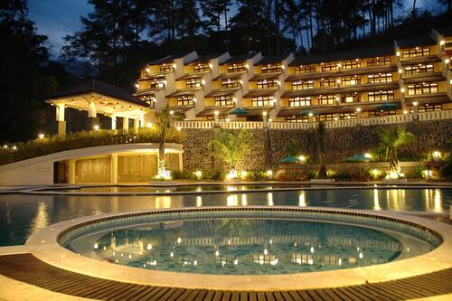 book pines garden resort in prigen hotels com