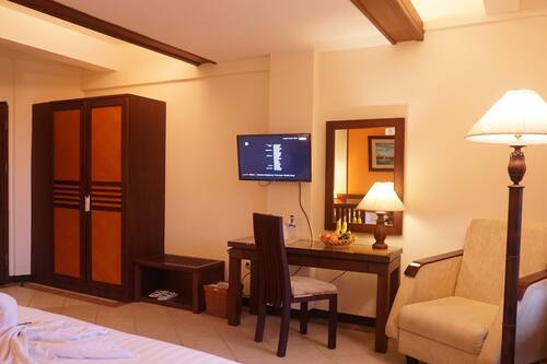 book pines garden resort in prigen hotels com