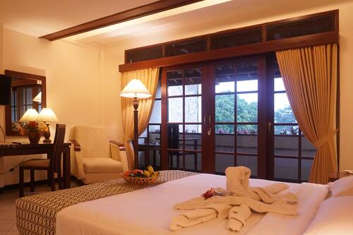 book pines garden resort in prigen hotels com