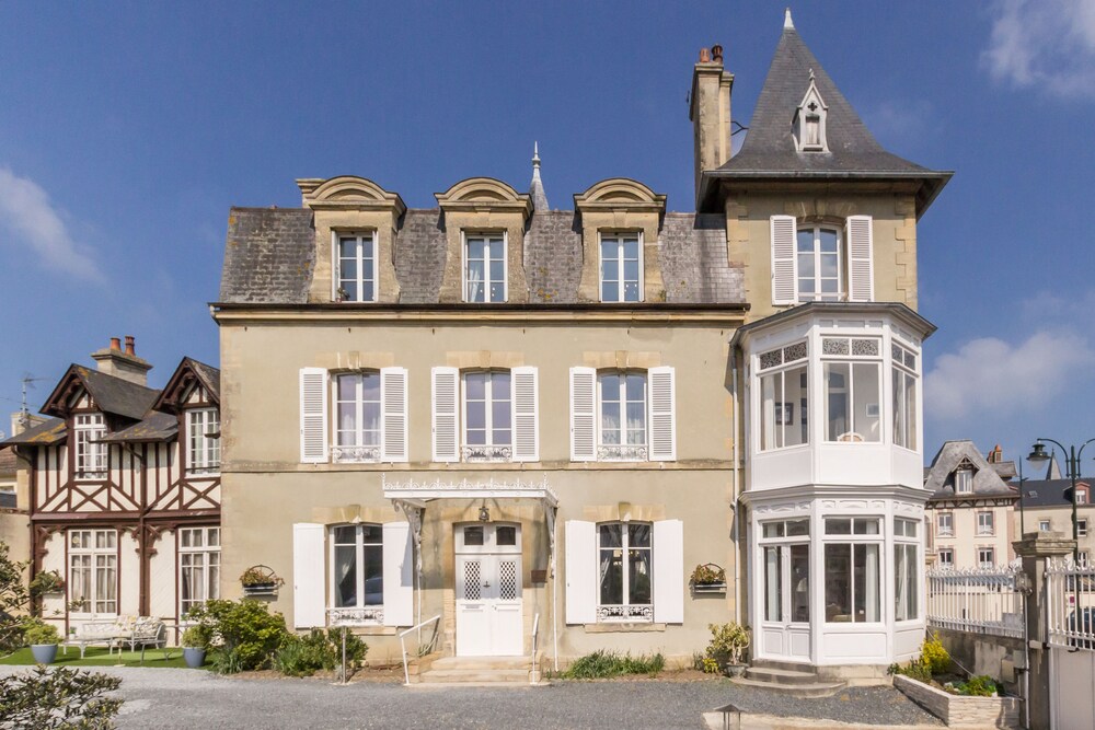 Book Dday Aviators Le Manoir In Arromanches Les Bains Hotels Com