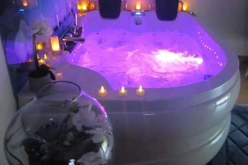 احجز كور آه كور جاكوزي في كارسون