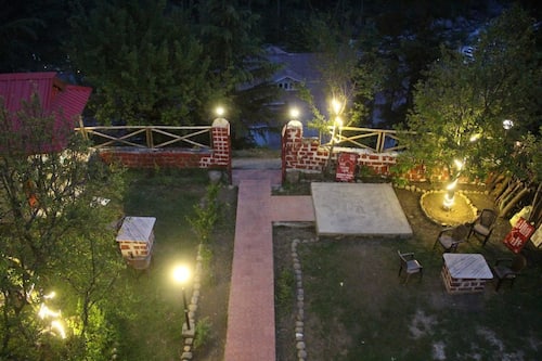 Red House Cafe Manali Manali Hotels Com Red House Cafe Manali Manali Hotels Com