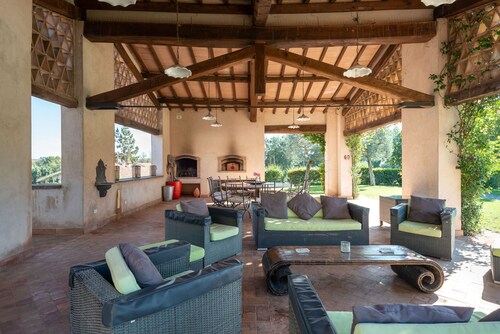 luxe roman villa 25 minutes away from rome | pool, tennis court